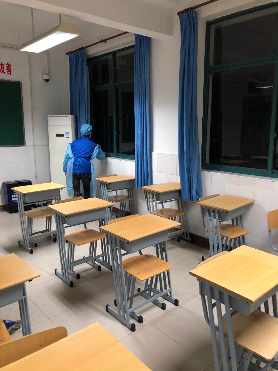 教室消毒 (4).jpg 教室消毒 (4).jpg