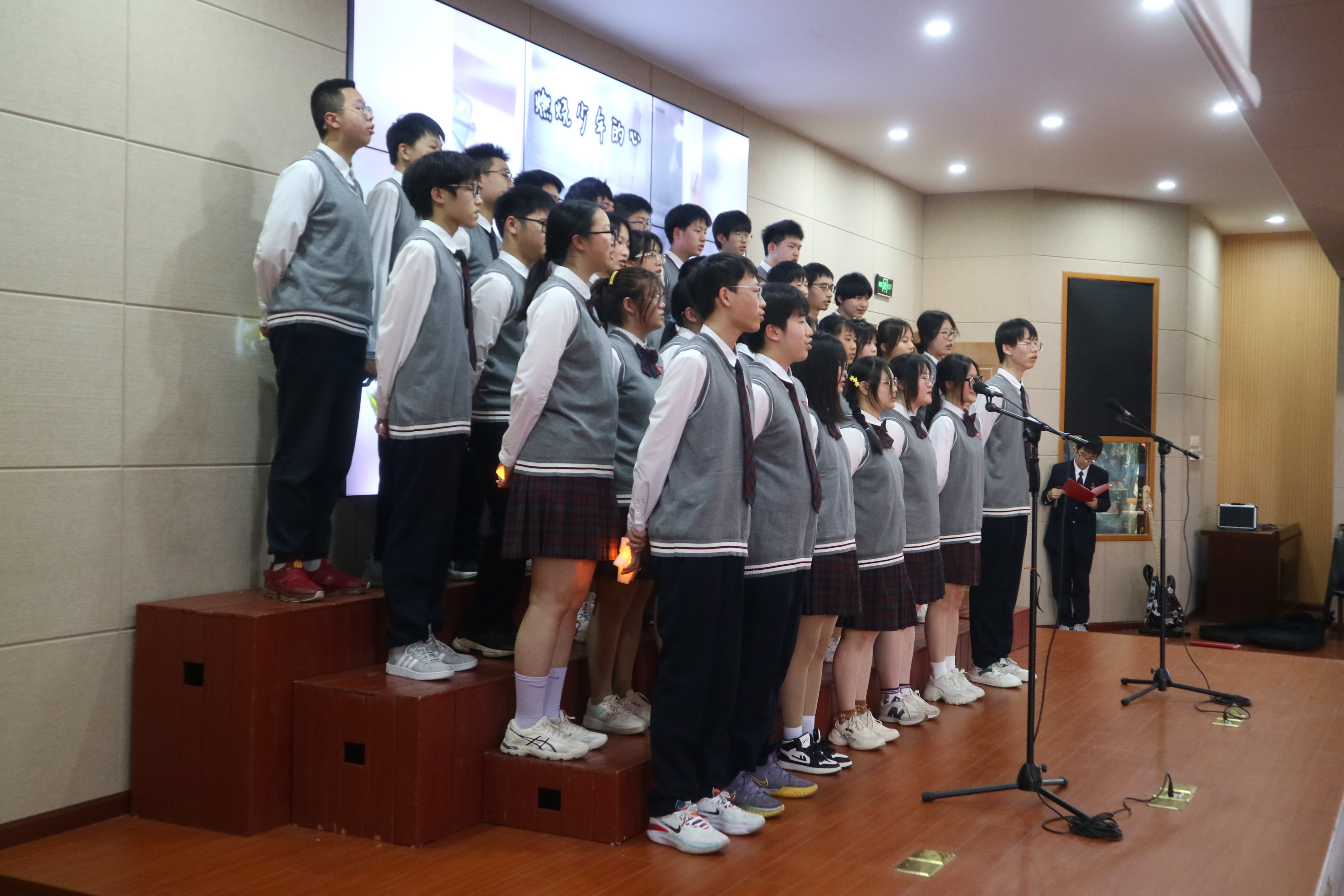 图3 高一1班.JPG