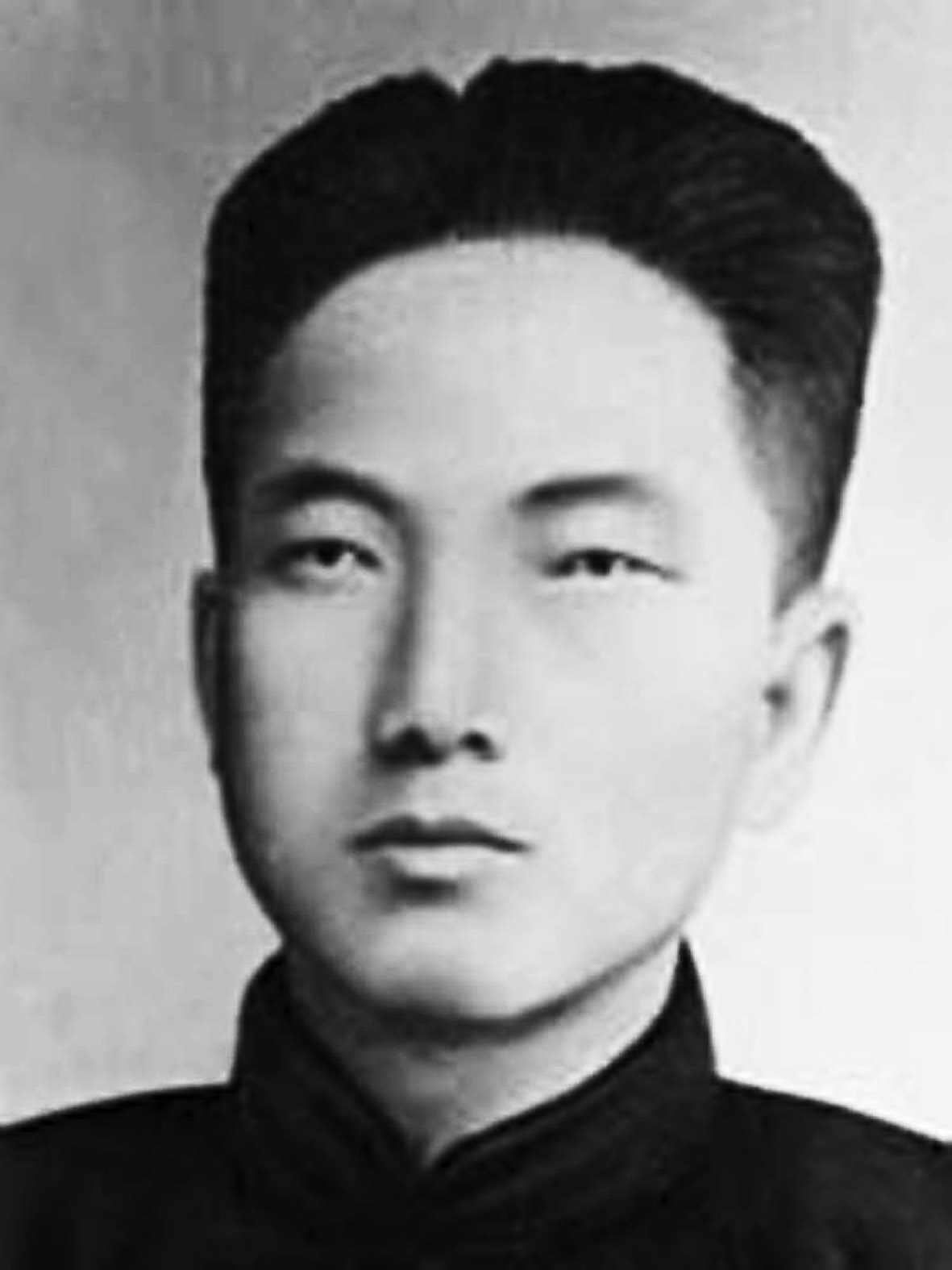 8何挺颖.jpg